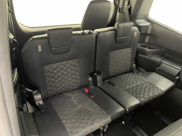 トヨタ ヴォクシー S－Z 兵庫県 2023(令5)年 3.8万km ホワイトパールクリスタルシャイン 純正メモリナビ(CD/DVD/Bluetooth/フルセグ/USB)/純正フリップダウンモニター/両側パワースライドドア/バックカメラ/シートヒーター/ハーフレザーシート/追従型クルーズコントロール/純正17インチアルミホイール/純正フロアマット/LEDヘッドライト/LEDフォグライト/オートライト/オートマチックハイビーム/ビルトインETC2.0/コーナーセンサー