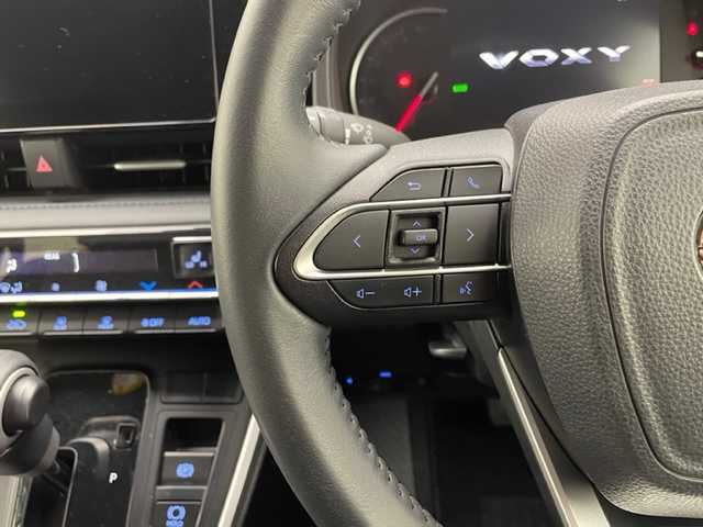 トヨタ ヴォクシー S－Z 兵庫県 2023(令5)年 3.8万km ホワイトパールクリスタルシャイン 純正メモリナビ(CD/DVD/Bluetooth/フルセグ/USB)/純正フリップダウンモニター/両側パワースライドドア/バックカメラ/シートヒーター/ハーフレザーシート/追従型クルーズコントロール/純正17インチアルミホイール/純正フロアマット/LEDヘッドライト/LEDフォグライト/オートライト/オートマチックハイビーム/ビルトインETC2.0/コーナーセンサー