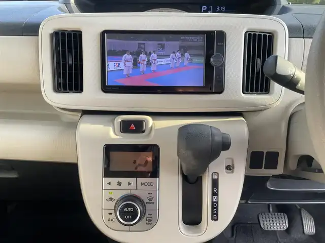 ダイハツ ムーヴ キャンバス X 愛知県 2017(平29)年 9.2万km ファイアークォーツレッドM 【(株)IDOMが運営する【じしゃロン名古屋鳴海店】の自社ローン対象車両になります。こちらは現金ご利用時の価格です。自社ローンご希望の方は別途その旨お申付け下さい。】/社外ナビ／フルセグＴＶ／ＢＴ／ＣＤ／ＤＶＤ　/バックカメラ　/ＥＴＣ　/アイドリングストップ　/横滑り防止装置　/盗難防止装置　/オートライト　/純正フロアマット　/レベライザー　/エンジンプッシュスタート　/ドアバイザー