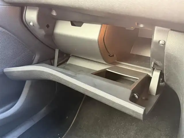 プジョー ３０８ GT ブルーHDi 千葉県 2016(平28)年 10.1万km ペルラネラブラック ユーザー買取車両/純正ナビ/・BT/CD/USB/バックカメラ/ステアリングスイッチ/MTモードAT/クルーズコントロール/ETC/LEDヘッドライト/オートライト/スマートキー/プッシュスタート