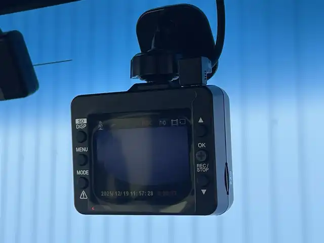 ホンダ Ｎ ＢＯＸ カスタム L ターボ スタイル+ブラック 滋賀県 2023(令5)年 3万km クリスタルブラックパール 社外メモリナビ/(フルセグTV CD DVD Bluetooth USB HDMI)/ホンダセンシング/・衝突軽減ブレーキ/・車線逸脱警報/・レーンキープアシスト/・レーダークルーズコントロール/両側パワースライドドア/ドライブレコーダー/ETC/革巻きステアリング/ステアリングリモコン/ハーフレザーシート/シートヒーター/電動パーキングブレーキ/オートブレーキホールド/電動格納ミラー/ウインカーミラー/純正フロアマット/プッシュスタート/スマートキー×２/LEDヘッドライト/フォグライト