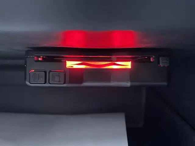 ホンダ Ｎ ＢＯＸ カスタム L ターボ スタイル+ブラック 滋賀県 2023(令5)年 3万km クリスタルブラックパール 社外メモリナビ/(フルセグTV CD DVD Bluetooth USB HDMI)/ホンダセンシング/・衝突軽減ブレーキ/・車線逸脱警報/・レーンキープアシスト/・レーダークルーズコントロール/両側パワースライドドア/ドライブレコーダー/ETC/革巻きステアリング/ステアリングリモコン/ハーフレザーシート/シートヒーター/電動パーキングブレーキ/オートブレーキホールド/電動格納ミラー/ウインカーミラー/純正フロアマット/プッシュスタート/スマートキー×２/LEDヘッドライト/フォグライト