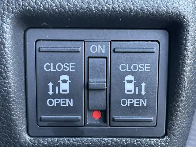 ホンダ Ｎ ＢＯＸ カスタム L ターボ スタイル+ブラック 滋賀県 2023(令5)年 3万km クリスタルブラックパール 社外メモリナビ/(フルセグTV CD DVD Bluetooth USB HDMI)/ホンダセンシング/・衝突軽減ブレーキ/・車線逸脱警報/・レーンキープアシスト/・レーダークルーズコントロール/両側パワースライドドア/ドライブレコーダー/ETC/革巻きステアリング/ステアリングリモコン/ハーフレザーシート/シートヒーター/電動パーキングブレーキ/オートブレーキホールド/電動格納ミラー/ウインカーミラー/純正フロアマット/プッシュスタート/スマートキー×２/LEDヘッドライト/フォグライト