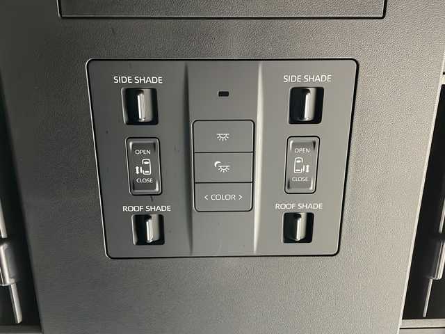 トヨタ アルファード Z 大阪府 2024(令6)年 1.4万km プラチナホワイトパールマイカ ワンオーナー/純正14インチディスプレイオーディオ(ナビ有)/【フルセグTV/Bluetooth/FM/AM/USB/HDMI】/純正13.2インチ後席モニター/両側ユニバーサルステップ/両側パワースライドドア/パワーバックドア/左右独立ムーンルーフ/パノラマミックビューモニター/デジタルインナーミラー/おくだけ充電/100V電源/リア5面フィルム施工/ブラインドスポットモニター/アドバンスドパーク/トヨタセーフティセンス/・プリクラッシュセーフティー/・レーダークルーズコントロール/・レーンディパーチャーアラート/・アダクティブハイビーム/・ドライバー異常対応システム/・プロアクティブドライビングアシスト/・フロントクロストラフィックサポート/・ロードサインアシスト/・パーキングサポートブレーキ/前後コーナーセンサー/黒革シート/前後シートヒーター/前後シートベンチレーション/後席オットマン/ステアリングヒーター/後席電動サンシェード/ビルトインETC2.0/純正18インチAW/スマートキー/スペアキー/保証書/取扱説明書/点検記録簿