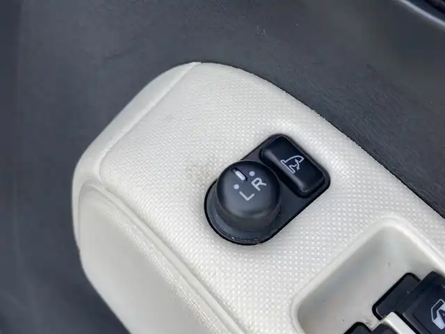 ダイハツ ミラ ココア プラスX 香川県 2011(平23)年 5.4万km ココアベージュマイカメタリック 登録時走行距離：53831km/ディーラー純正SDナビ/　CD DVD フルセグTV/ルーフレール/レベライザヘッドライト/フォグランプ/電動格納ウィンカーミラー/純正ドアバイザー/純正フロアマット/ベンチシート/スマートキー/スペアキー/取扱説明書/新車時保証書/ワンオーナー