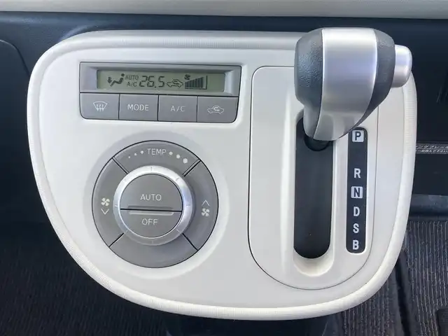 ダイハツ ミラ ココア プラスX 香川県 2011(平23)年 5.4万km ココアベージュマイカメタリック 登録時走行距離：53831km/ディーラー純正SDナビ/　CD DVD フルセグTV/ルーフレール/レベライザヘッドライト/フォグランプ/電動格納ウィンカーミラー/純正ドアバイザー/純正フロアマット/ベンチシート/スマートキー/スペアキー/取扱説明書/新車時保証書/ワンオーナー