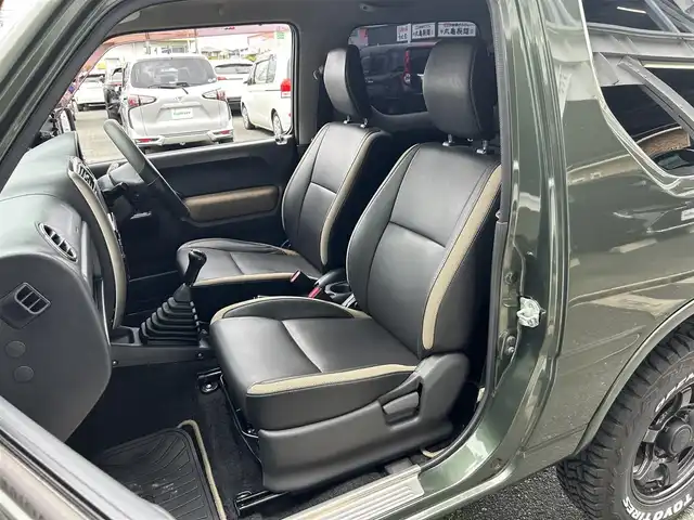 スズキ ジムニー ランドベンチャー 静岡県 2015(平27)年 9.4万km クールカーキPM 特別仕様車/５速ＭＴ/４ＷＤ/純正メモリナビ/フルセグＴＶ/ＤＶＤ再生/ＢＴオーディオ/ＥＴＣ/ハーフレザーシート/シートヒーター/背面タイヤ/ホワイトレタータイヤ/背面タイヤ・ハードカバー付き/ハロゲンヘッドライト/純正フロアマット/RAYS１６ＡＷ