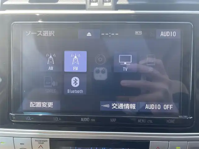 トヨタ ランドクルーザー プラド TX 千葉県 2023(令5)年 2.2万km ホワイトパールクリスタルシャイン モデリスタエアロ/モデリスタマフラー/ムーンルーフ/純正9インチSDナビ【NSZT-Y68T】/・CD/DVD/MSV/Bluetooth/フルセグTV/バックカメラ/トヨタセーフティーセンス/・プリクラッシュセーフティー/・レーンディパーチャーアラート/・オートマチックハイビーム/・ロードサインアシスト/・パーキングサポートブレーキ/・アダプティブクルーズコントロール/前後コーナーセンサー/ルーフレール/社外ドライブレコーダー/ビルトインETC/純正LEDヘッドライト/フォグランプ/純正17インチアルミホイール/サイド＆カーテンエアバッグ/新車時保証書＆取扱説明書