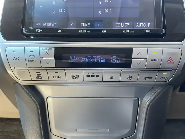 トヨタ ランドクルーザー プラド TX 千葉県 2023(令5)年 2.2万km ホワイトパールクリスタルシャイン モデリスタエアロ/モデリスタマフラー/ムーンルーフ/純正9インチSDナビ【NSZT-Y68T】/・CD/DVD/MSV/Bluetooth/フルセグTV/バックカメラ/トヨタセーフティーセンス/・プリクラッシュセーフティー/・レーンディパーチャーアラート/・オートマチックハイビーム/・ロードサインアシスト/・パーキングサポートブレーキ/・アダプティブクルーズコントロール/前後コーナーセンサー/ルーフレール/社外ドライブレコーダー/ビルトインETC/純正LEDヘッドライト/フォグランプ/純正17インチアルミホイール/サイド＆カーテンエアバッグ/新車時保証書＆取扱説明書