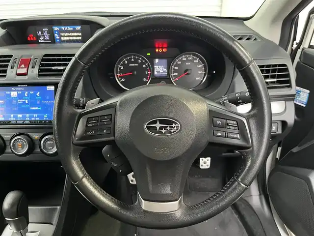 スバル インプレッサ ＸＶ 2．0i－L アイサイト 高知県 2013(平25)年 7.4万km サテンホワイトパール HDDナビ/HIDヘッドライト/バックカメラ/スマートキー/ETC/プッシュスタート/社外アルミホイール/Bluetooth接続/４WD/クルーズコントロール/純正フロアマット/衝突被害軽減システム/横滑り防止装置