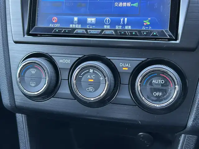 スバル インプレッサ ＸＶ 2．0i－L アイサイト 道東・釧路十勝 2013(平25)年 7.4万km サテンホワイトパール 4WD/社外HDDナビ/（CD/DVD/BT）/フルセグTV/クルーズコントロール（追従）/バックカメラ/ステアリングスイッチ/パドルシフト/MTモード付AT/革巻きステアリング/ビルトインETC/パワーシート（運転席）/プッシュスタート/スマートキー/スペアキー/社外AWスタッドレスタイヤ/純正フロアマット/ルーフレール/オートライト/衝突被害軽減システム/横滑り防止装置/アイドリングストップ/レーンキープアシスト