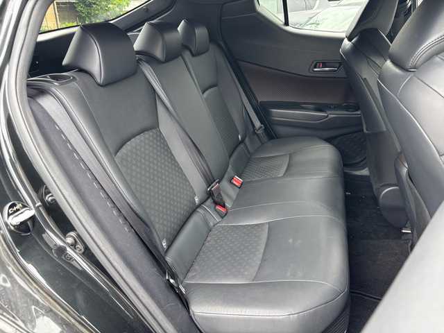 トヨタ Ｃ－ＨＲ G 福岡県 2017(平29)年 5.3万km ブラックマイカ 純正ナビ/（AM/FM/CD/DVD/SD/USB/フルセグTV）/クルーズコントロール追従あり/レーンキープ/横滑り防止/ブレーキホールド/パーキングアシスト/ハンズフリー/ビルドインETC/ドライブレコーダー（前後）/ヒートシーター（運転席/助手席）/純正フロアマット/オートライト/オートマチックハイビーム/フォグランプ/電格ミラー/保証書/取扱説明書