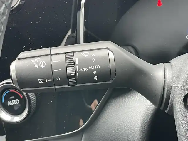 レクサス ＮＸ 350h 千葉県 2023(令5)年 1.8万km ソニッククォーツ サンルーフ/レクサスセーフティセンス/　衝突軽減ブレーキ/レーンキープアシスト/　レーダークルーズコントロール/オートハイビーム/　クリアランスソナー/ブラインドスポットモニター/純正メーカーディスプレイナビ/　フルセグ/BT/USB/バックカメラ/サイドカメラ/ステアリングスイッチ/パドルシフト/ETC2.0/ワイヤレス充電/電動パーキングブレーキ/パワーバックドア/レザーシート(黒)/パワーシート(D/N席)/シートヒーター(D/N席)/エアシート(D/N席)/スマートキー/プッシュスタート/LEDヘッドライト/オートライト/フォグライト