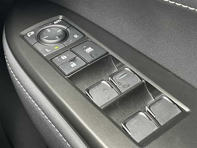 レクサス ＮＸ 350h 千葉県 2023(令5)年 1.8万km ソニッククォーツ サンルーフ/レクサスセーフティセンス/　衝突軽減ブレーキ/レーンキープアシスト/　レーダークルーズコントロール/オートハイビーム/　クリアランスソナー/ブラインドスポットモニター/純正メーカーディスプレイナビ/　フルセグ/BT/USB/バックカメラ/サイドカメラ/ステアリングスイッチ/パドルシフト/ETC2.0/ワイヤレス充電/電動パーキングブレーキ/パワーバックドア/レザーシート(黒)/パワーシート(D/N席)/シートヒーター(D/N席)/エアシート(D/N席)/スマートキー/プッシュスタート/LEDヘッドライト/オートライト/フォグライト