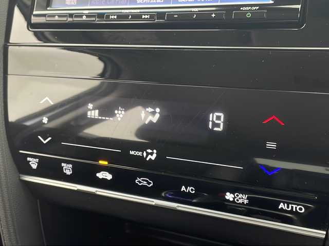 ホンダ シャトル ハイブリッド X スタイルエディション 岐阜県 2016(平28)年 2.6万km ホワイトオーキッドパール 純正SDナビ/CD/DVD/Bluetooth/SD/AM/FM/フルセグTV/バックモニター/シティブレーキアクティブシステム/ECON/オートリトラミラー/クルーズコントロール/ドライブレコーダー/ETC/横滑り抑制機能/パドルシフト/ステアリングリモコン/スマートキー/プッシュスタート/ハーフレザーシート/オートLEDヘッドライト/フォグランプ/純正15インチアルミホイール/純正フロアマット