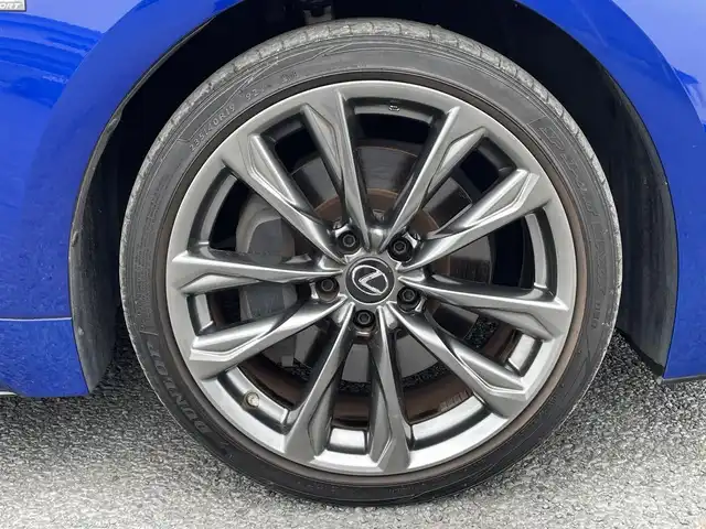 レクサス ＩＳ 300h Fスポーツ 茨城県 2021(令3)年 5.7万km ヒートブルーコントラストレイヤリング 後期型モデル/12インチメーカーナビ/バックカメラ/フルセグテレビ/レクサスセーフティセンス/三眼LEDヘッドライト/BSM/レーダークルーズコントロール/フロアマット/革巻きステアリング/ステアリングスイッチ/ステアリングヒーター/赤レザーメモリーパワーシート/シートヒーター/ベンチレーション