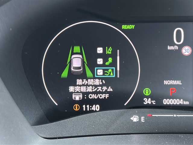 ホンダ ヴェゼル ハイブリッド e:HEV Z 静岡県 2025(令7)年 0.1千km プラチナホワイトパール 純正ナビ/・FM/・AM/・USB/・Bluetooth/・フルセグTV/・スマートフォン連携/ホンダセンシング/●衝突軽減ブレーキ（CMBS）/●先行車発進お知らせ機能/●歩行者事故低減ステアリング/●路外逸脱抑制機能/●標識認識機能/●渋滞追従機能付アダプティブクルーズコントロール（ACC）/●車線維持支援システム（LKAS）/●トラフィックジャムアシスト（渋滞運転支援機能）/●誤発進抑制機能/●後方誤発進抑制機能/●近距離衝突軽減ブレーキ/●急アクセル抑制機能/●パーキングセンサーシステム/主要装備/・バックカメラ/・ＥＴＣ２．０/・ワイヤレス充電/・ブラインドスポットモニター/・パワーバックドア/・パーキングセンサー/・運転席+助手席シートヒーター/・アダプティブドライビングビーム/・パドルシフト/・後退出庫サポート