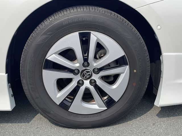 トヨタ プリウス S ツーリングセレクション 三重県 2015(平27)年 4.4万km ホワイトパールクリスタルシャイン モデリスタエアロ　/９型純正ナビ　/ドライブサポートイルミネーション　/バックカメラ　/衝突軽減システム　/レーダークルーズコントロール　/デイライト　/シートヒーター　/ＬＥＤヘッドライト　/フォグライト　/禁煙車