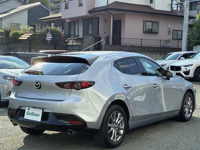 マツダ マツダ３ファストバック XD プロアクティブ 熊本県 2020(令2)年 7.1万km ソニックシルバーM 純正メーカーナビ/【フルセグTV/Bluetooth/CD/DVD/HDMI】/アラウンドビューモニター/レーダークルーズコントロール/衝突軽減防止装置/コーナーセンサー/ブラインドスポットモニター/ヘッドアップディスプレイ/ブラインドスポットモニター/パドルシフト/オートLEDライト/オートハイビーム/ブレーキホールド/プッシュスタート/スマートキー/ETC/ドライブレコーダー/革巻きステアリング/純正フロアマット/アイドリングストップ/ABS/盗難防止装置