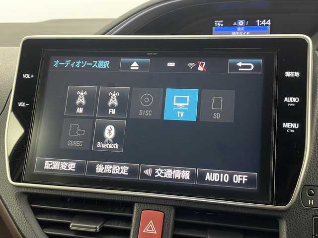 トヨタ エスクァイア ハイブリッド Gi プレミアムパッケージ 栃木県 2017(平29)年 3万km スパークリングブラックパールクリスタルシャイン 純正10.5型SDナビ/(フルセグTV/CD/DVD/BT)/バックカメラ/フリップダウンモニター/トヨタセーフティーセンス/両側パワースライドドア/クルーズコントロール/横滑り防止/車線逸脱抑制機能/先行車発進お知らせ/ETC/シートヒーター/ステアリングヒーター/電動格納ミラー/純正フロアマット/純正15インチアルミホイール/スマートキー/プッシュスタート/スペアキー