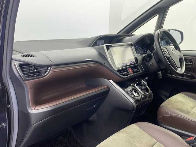 トヨタ エスクァイア ハイブリッド Gi プレミアムパッケージ 栃木県 2017(平29)年 3万km スパークリングブラックパールクリスタルシャイン 純正10.5型SDナビ/(フルセグTV/CD/DVD/BT)/バックカメラ/フリップダウンモニター/トヨタセーフティーセンス/両側パワースライドドア/クルーズコントロール/横滑り防止/車線逸脱抑制機能/先行車発進お知らせ/ETC/シートヒーター/ステアリングヒーター/電動格納ミラー/純正フロアマット/純正15インチアルミホイール/スマートキー/プッシュスタート/スペアキー