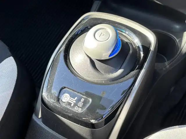 日産 ノート e－パワー X Vセレクション 大分県 2020(令2)年 5.3万km ダークメタルグレー ・社外ナビ(ラジオ/BT/SD)/・全方位カメラ/・エマージェンシーブレーキ/・コーナーセンサー/・デジタルインナーミラー/・ETC/・オートライト/・純正アルミホイール/・スマートキー/・プッシュスタート/・フロアマット