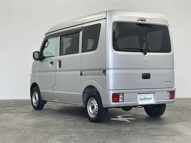 スズキ エブリイ PA 群馬県 2023(令5)年 0.9万km シルキーシルバーメタリック 禁煙車　純正オーディオ　オートライト　アイドリングストップ　横滑り防止装置　ヘッドライトレベライザー　スペアキー　両側スライドドア　マニュアルエアコン　ＡＢＳ　Ｗエアバック　電動格納ミラー