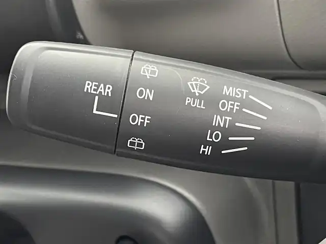 スズキ エブリイ PA 群馬県 2023(令5)年 0.9万km シルキーシルバーメタリック 禁煙車　純正オーディオ　オートライト　アイドリングストップ　横滑り防止装置　ヘッドライトレベライザー　スペアキー　両側スライドドア　マニュアルエアコン　ＡＢＳ　Ｗエアバック　電動格納ミラー