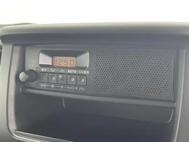 スズキ エブリイ PA 群馬県 2023(令5)年 0.9万km シルキーシルバーメタリック 禁煙車　純正オーディオ　オートライト　アイドリングストップ　横滑り防止装置　ヘッドライトレベライザー　スペアキー　両側スライドドア　マニュアルエアコン　ＡＢＳ　Ｗエアバック　電動格納ミラー