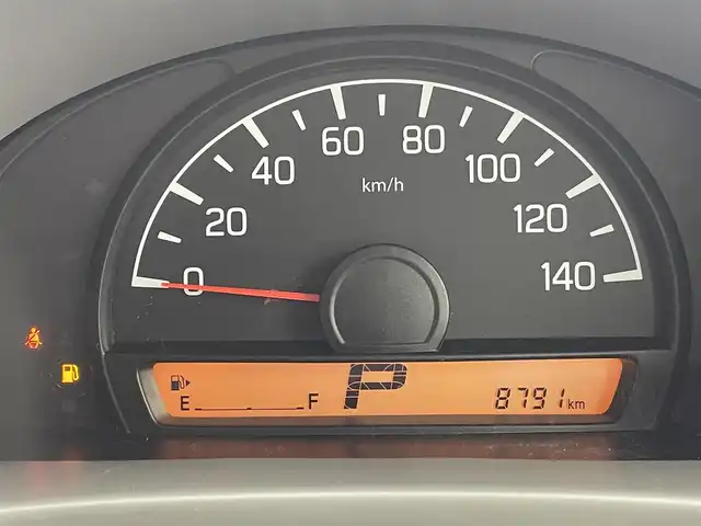 スズキ エブリイ PA 群馬県 2023(令5)年 0.9万km シルキーシルバーメタリック 禁煙車　純正オーディオ　オートライト　アイドリングストップ　横滑り防止装置　ヘッドライトレベライザー　スペアキー　両側スライドドア　マニュアルエアコン　ＡＢＳ　Ｗエアバック　電動格納ミラー