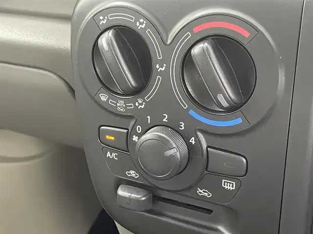 スズキ エブリイ PA 群馬県 2023(令5)年 0.9万km シルキーシルバーメタリック 禁煙車　純正オーディオ　オートライト　アイドリングストップ　横滑り防止装置　ヘッドライトレベライザー　スペアキー　両側スライドドア　マニュアルエアコン　ＡＢＳ　Ｗエアバック　電動格納ミラー