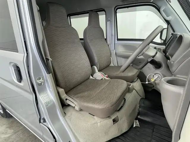 スズキ エブリイ PA 群馬県 2023(令5)年 0.9万km シルキーシルバーメタリック 禁煙車　純正オーディオ　オートライト　アイドリングストップ　横滑り防止装置　ヘッドライトレベライザー　スペアキー　両側スライドドア　マニュアルエアコン　ＡＢＳ　Ｗエアバック　電動格納ミラー
