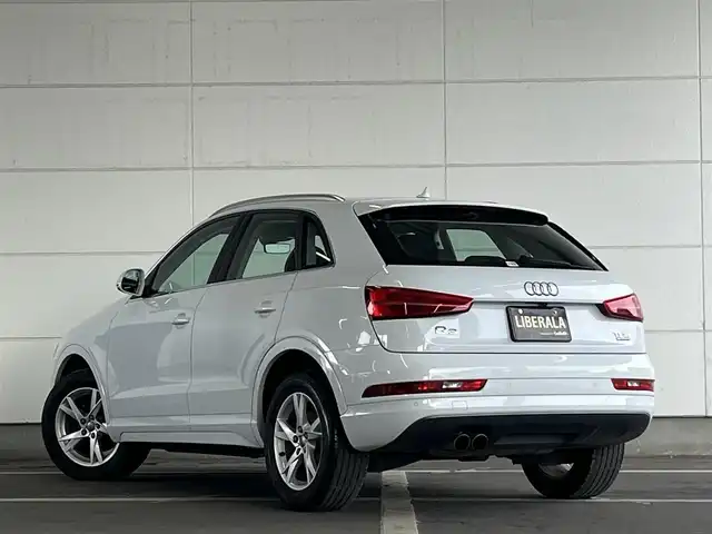 アウディ Ｑ３ 2．0 TFSI クワトロ 180PS 山形県 2018(平30)年 4.2万km グレイシアホワイトメタリック アシスタンスパッケージ/・クルーズコントロール/・サイドアシスト/・アクティブレーンアシスト/・ハイビームアシスト/LEDパッケージ/・LEDライト/・ヘッドライトウォッシャー/・LEDリヤダイナミックターンインディケーター/コンビニエンスパッケージ/・アドバンスドキー/・パーキングシステム/リヤビューカメラ/MMIナビゲーション/・CD/DVD/・Bluetooth/SD/・地デジTV/純正ドライブレコーダー/シートヒーター/社外GPSレーダー/スペアキー×１/保証書/取説