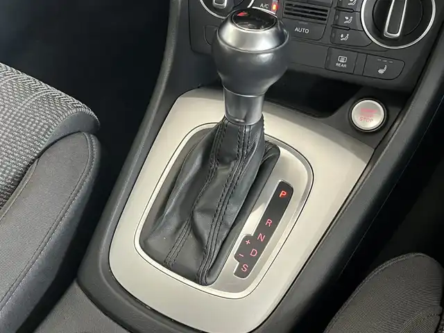 アウディ Ｑ３ 2．0 TFSI クワトロ 180PS 山形県 2018(平30)年 4.2万km グレイシアホワイトメタリック アシスタンスパッケージ/・クルーズコントロール/・サイドアシスト/・アクティブレーンアシスト/・ハイビームアシスト/LEDパッケージ/・LEDライト/・ヘッドライトウォッシャー/・LEDリヤダイナミックターンインディケーター/コンビニエンスパッケージ/・アドバンスドキー/・パーキングシステム/リヤビューカメラ/MMIナビゲーション/・CD/DVD/・Bluetooth/SD/・地デジTV/純正ドライブレコーダー/シートヒーター/社外GPSレーダー/スペアキー×１/保証書/取説