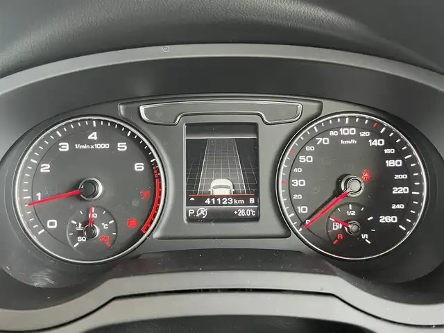 アウディ Ｑ３ 2．0 TFSI クワトロ 180PS 山形県 2018(平30)年 4.2万km グレイシアホワイトメタリック アシスタンスパッケージ/・クルーズコントロール/・サイドアシスト/・アクティブレーンアシスト/・ハイビームアシスト/LEDパッケージ/・LEDライト/・ヘッドライトウォッシャー/・LEDリヤダイナミックターンインディケーター/コンビニエンスパッケージ/・アドバンスドキー/・パーキングシステム/リヤビューカメラ/MMIナビゲーション/・CD/DVD/・Bluetooth/SD/・地デジTV/純正ドライブレコーダー/シートヒーター/社外GPSレーダー/スペアキー×１/保証書/取説