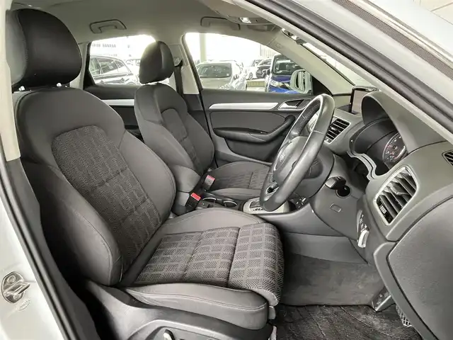 アウディ Ｑ３ 2．0 TFSI クワトロ 180PS 山形県 2018(平30)年 4.2万km グレイシアホワイトメタリック アシスタンスパッケージ/・クルーズコントロール/・サイドアシスト/・アクティブレーンアシスト/・ハイビームアシスト/LEDパッケージ/・LEDライト/・ヘッドライトウォッシャー/・LEDリヤダイナミックターンインディケーター/コンビニエンスパッケージ/・アドバンスドキー/・パーキングシステム/リヤビューカメラ/MMIナビゲーション/・CD/DVD/・Bluetooth/SD/・地デジTV/純正ドライブレコーダー/シートヒーター/社外GPSレーダー/スペアキー×１/保証書/取説