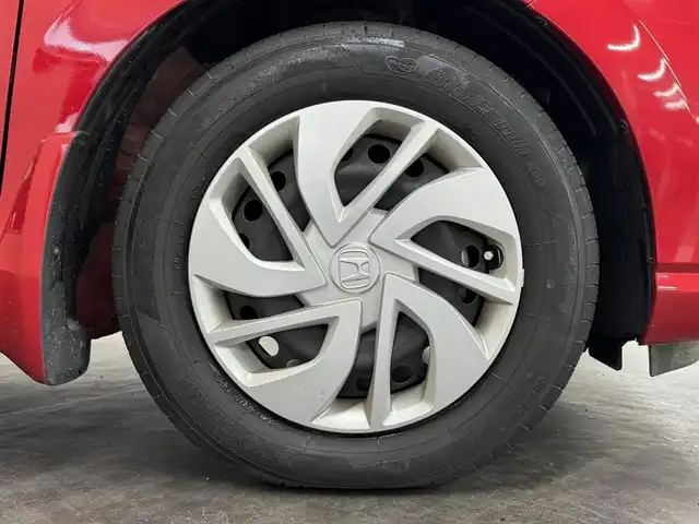 ホンダ フリード＋ G ホンダセンシング 三重県 2020(令2)年 0.4万km プレミアムクリスタルレッドM ガソリン/FF/インパネCVT/純正 7インチナビ VXM-204VFi/（CD/DVD/FM/AM/TV/iPod/SD/MusicRack/USB/Bluetooth/AUX）/バックカメラ/両側パワースライドドア/ドライブレコーダー 前方/ビルトイン ETC/Honda SENSING/・衝突軽減ブレーキ［CMBS］/・車線維持支援システム［LKAS］/・アダプティブクルーズコントロール［ACC］/・路外逸脱抑制機能/・標識認識機能/・先行車発進お知らせ機能/・VSA（ABS＋TRC、横すべり抑制）/など/装備/・シートヒーター（D/N）/・オートエアコン/・オートライト/・LEDヘッドランプ/・ステアリングスイッチ/・インフォメーションディスプレイ/・ECONスイッチ/・電動格納ドアミラー/・プッシュスタート/・スマートキーx2/・純正ホイールキャップ＋15インチスチールホイール/など
