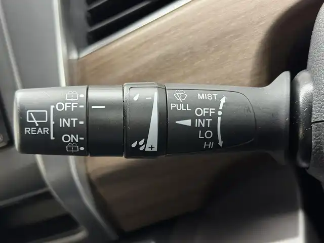 ホンダ フリード＋ G ホンダセンシング 三重県 2020(令2)年 0.4万km プレミアムクリスタルレッドM ガソリン/FF/インパネCVT/純正 7インチナビ VXM-204VFi/（CD/DVD/FM/AM/TV/iPod/SD/MusicRack/USB/Bluetooth/AUX）/バックカメラ/両側パワースライドドア/ドライブレコーダー 前方/ビルトイン ETC/Honda SENSING/・衝突軽減ブレーキ［CMBS］/・車線維持支援システム［LKAS］/・アダプティブクルーズコントロール［ACC］/・路外逸脱抑制機能/・標識認識機能/・先行車発進お知らせ機能/・VSA（ABS＋TRC、横すべり抑制）/など/装備/・シートヒーター（D/N）/・オートエアコン/・オートライト/・LEDヘッドランプ/・ステアリングスイッチ/・インフォメーションディスプレイ/・ECONスイッチ/・電動格納ドアミラー/・プッシュスタート/・スマートキーx2/・純正ホイールキャップ＋15インチスチールホイール/など