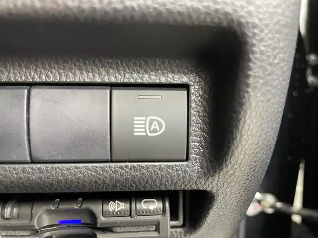 トヨタ ＲＡＶ４ アドベンチャー 富山県 2021(令3)年 1.7万km アティチュードブラックマイカ 純正9型ディスプレイオーディオ（AM/FM/BT/USB）/バックカメラ/ETC/レザーシート/D席パワーシート/衝突被害軽減システム/レーダークルーズコントロール/レーンキープアシスト/コーナーセンサー/横滑り防止装置/純正アルミホイール/社外フロアマット/オートLEDライト/オートマチックハイビーム/フォグライト/革巻きステアリング/ステアリングスイッチ
