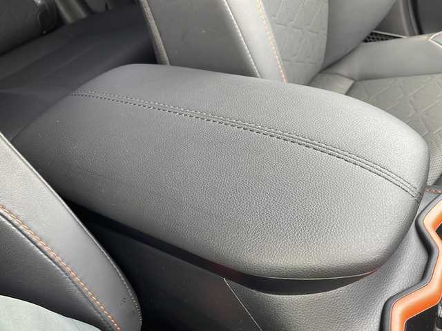 トヨタ ＲＡＶ４ アドベンチャー 岩手県 2023(令5)年 4.6万km グレーメタリック １０．５型ディスプレイオーディオ　ＨＤＭＩ接続　全周囲Ｃ　スマートフォン連携　フルセグ　デジタルミラー　エアシートヒーター　ＥＴＣ２．０　ステアヒーター　ＴＡＮＡＢＥ製スプリング　ルーフキャリア