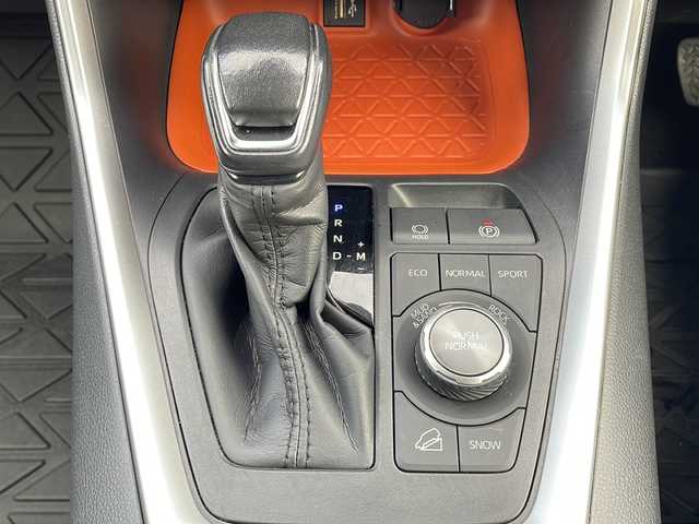 トヨタ ＲＡＶ４ アドベンチャー 岩手県 2023(令5)年 4.6万km グレーメタリック １０．５型ディスプレイオーディオ　ＨＤＭＩ接続　全周囲Ｃ　スマートフォン連携　フルセグ　デジタルミラー　エアシートヒーター　ＥＴＣ２．０　ステアヒーター　ＴＡＮＡＢＥ製スプリング　ルーフキャリア