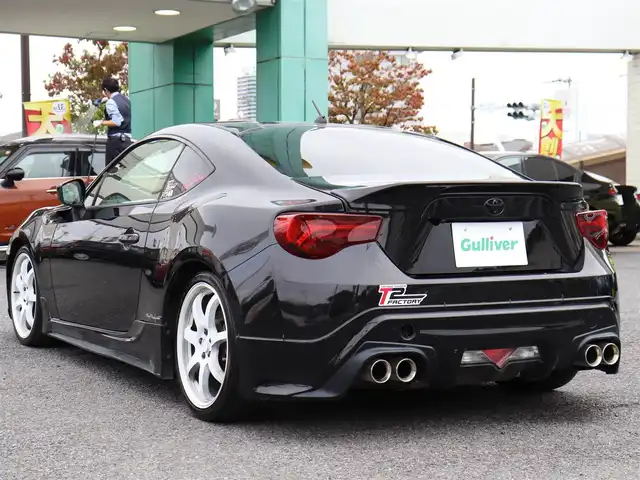 トヨタ ８６ GT 神奈川県 2013(平25)年 8.5万km 黒 TRDエアロ/：TRDスポーツマフラー/追加メーター/：社外シフトノブ/社外18インチホワイトアルミホイール/社外ヘッドライト/：社外LEDテールレンズ/純正フロアマット/ETC