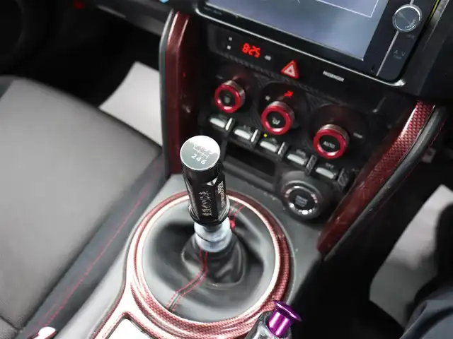 トヨタ ８６ GT 神奈川県 2013(平25)年 8.5万km 黒 TRDエアロ/：TRDスポーツマフラー/追加メーター/：社外シフトノブ/社外18インチホワイトアルミホイール/社外ヘッドライト/：社外LEDテールレンズ/純正フロアマット/ETC
