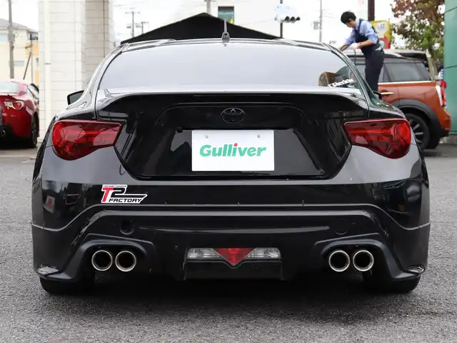 トヨタ ８６ GT 神奈川県 2013(平25)年 8.5万km 黒 TRDエアロ/：TRDスポーツマフラー/追加メーター/：社外シフトノブ/社外18インチホワイトアルミホイール/社外ヘッドライト/：社外LEDテールレンズ/純正フロアマット/ETC