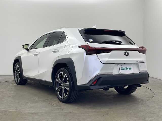 レクサス ＵＸ 250h バージョンL 秋田県 2022(令4)年 3.4万km ソニッククォーツ ４ＷＤ/ワンオーナー/12.3インチ純正メモリナビ/　(AM/FM/フルセグTV/Bluetooth/USB)/全方位カメラ/アダプティブクルーズコントロール/パドルシフト/パワーバックドア/レザーシート/運転席パワーシート/前席シートヒーター/前席ベンチレーション/ステアリングヒーター/オートブレーキホールド/ブラインドスポットモニター/オートライト/オートハイビーム/LEDヘッドライト/純正フロアマット/スマートキー/スペアキー/ＥＴＣ２．０/取扱説明書