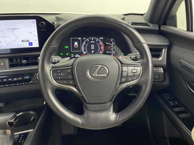 レクサス ＵＸ 250h バージョンL 秋田県 2022(令4)年 3.4万km ソニッククォーツ ４ＷＤ/ワンオーナー/12.3インチ純正メモリナビ/　(AM/FM/フルセグTV/Bluetooth/USB)/全方位カメラ/アダプティブクルーズコントロール/パドルシフト/パワーバックドア/レザーシート/運転席パワーシート/前席シートヒーター/前席ベンチレーション/ステアリングヒーター/オートブレーキホールド/ブラインドスポットモニター/オートライト/オートハイビーム/LEDヘッドライト/純正フロアマット/スマートキー/スペアキー/ＥＴＣ２．０/取扱説明書