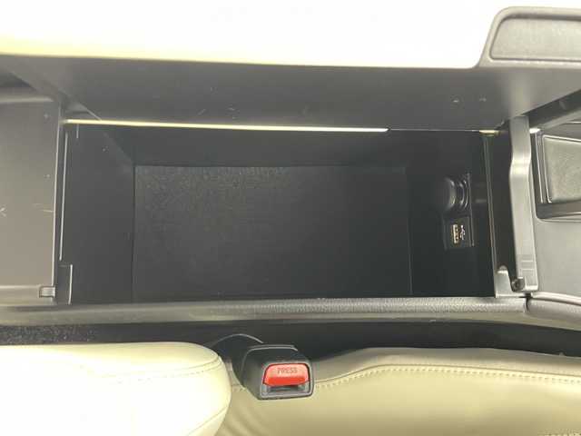 レクサス ＵＸ 250h バージョンL 秋田県 2022(令4)年 3.4万km ソニッククォーツ ４ＷＤ/ワンオーナー/12.3インチ純正メモリナビ/　(AM/FM/フルセグTV/Bluetooth/USB)/全方位カメラ/アダプティブクルーズコントロール/パドルシフト/パワーバックドア/レザーシート/運転席パワーシート/前席シートヒーター/前席ベンチレーション/ステアリングヒーター/オートブレーキホールド/ブラインドスポットモニター/オートライト/オートハイビーム/LEDヘッドライト/純正フロアマット/スマートキー/スペアキー/ＥＴＣ２．０/取扱説明書