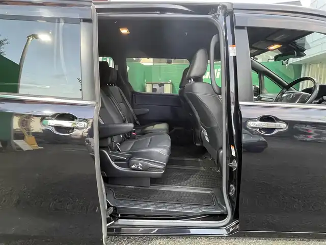 トヨタ エスクァイア ハイブリッド Gi ブラックテーラード 東京都 2016(平28)年 4.5万km スパークリングブラックパールクリスタルシャイン 純正9インチナビ（NSZT-Y66T）/・フルセグTV/DVD/Bluetoothオーディオ/両側電動スライドドア/バックカメラ/ドライブレコーダー前後/トヨタセーフティセンスC/・プリクラッシュセーフティシステム/・レーンディパーチャーアラート/・オートマチックハイビーム/合皮シート/前席シートヒーター/純正15インチアルミホイール/保証書/取扱説明書/スペアキー