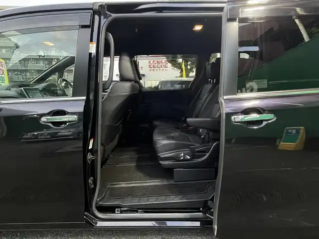 トヨタ エスクァイア ハイブリッド Gi ブラックテーラード 東京都 2016(平28)年 4.5万km スパークリングブラックパールクリスタルシャイン 純正9インチナビ（NSZT-Y66T）/・フルセグTV/DVD/Bluetoothオーディオ/両側電動スライドドア/バックカメラ/ドライブレコーダー前後/トヨタセーフティセンスC/・プリクラッシュセーフティシステム/・レーンディパーチャーアラート/・オートマチックハイビーム/合皮シート/前席シートヒーター/純正15インチアルミホイール/保証書/取扱説明書/スペアキー