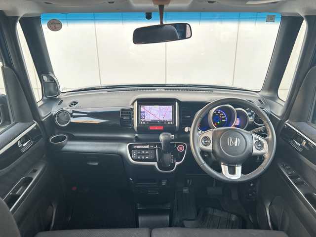 ホンダ Ｎ ＢＯＸ カスタム G ターボパッケージ 埼玉県 2013(平25)年 8.8万km プレミアムダイナミックブルーパール (株)IDOMが運営する【じしゃロン熊谷店】の自社ローン対象車両になります。こちらは現金ご利用時の価格です。自社ローンご希望の方は別途その旨お申付け下さい。/社外ナビ　AVIC-MRZ007/バックカメラ/クルーズコントロール/両側パワースライドドア/パドルシフト/ステアリングスイッチ/純正アルミホイール/オートライト/キセノンライト/フロアマット/ドアバイザー/スマートキー/アイドリングストップ